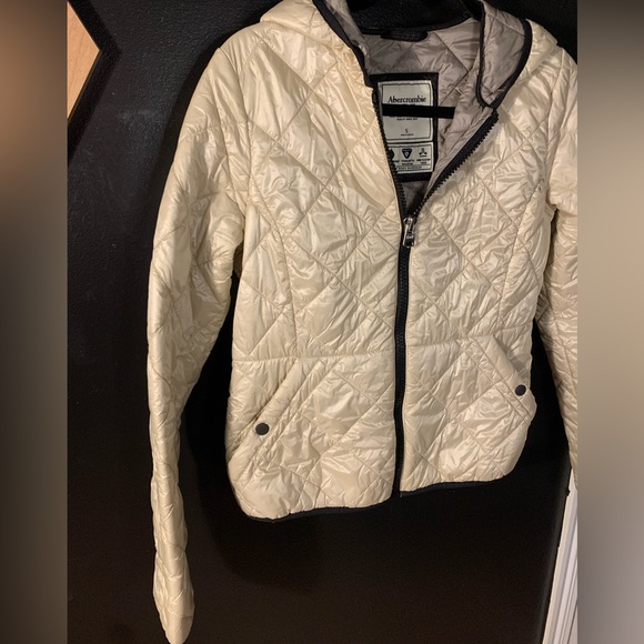 DONATED: Abercrombie Lightweight Quilted Puffer Jacket, S - Picture 2 of 12